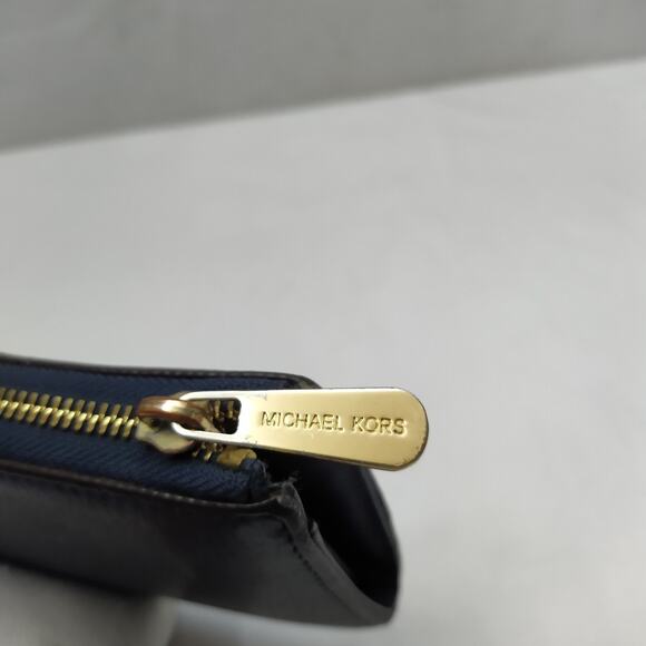 Michael Kors Black Leather Zip Around Credit Card Wallet - Picture 11 of 16